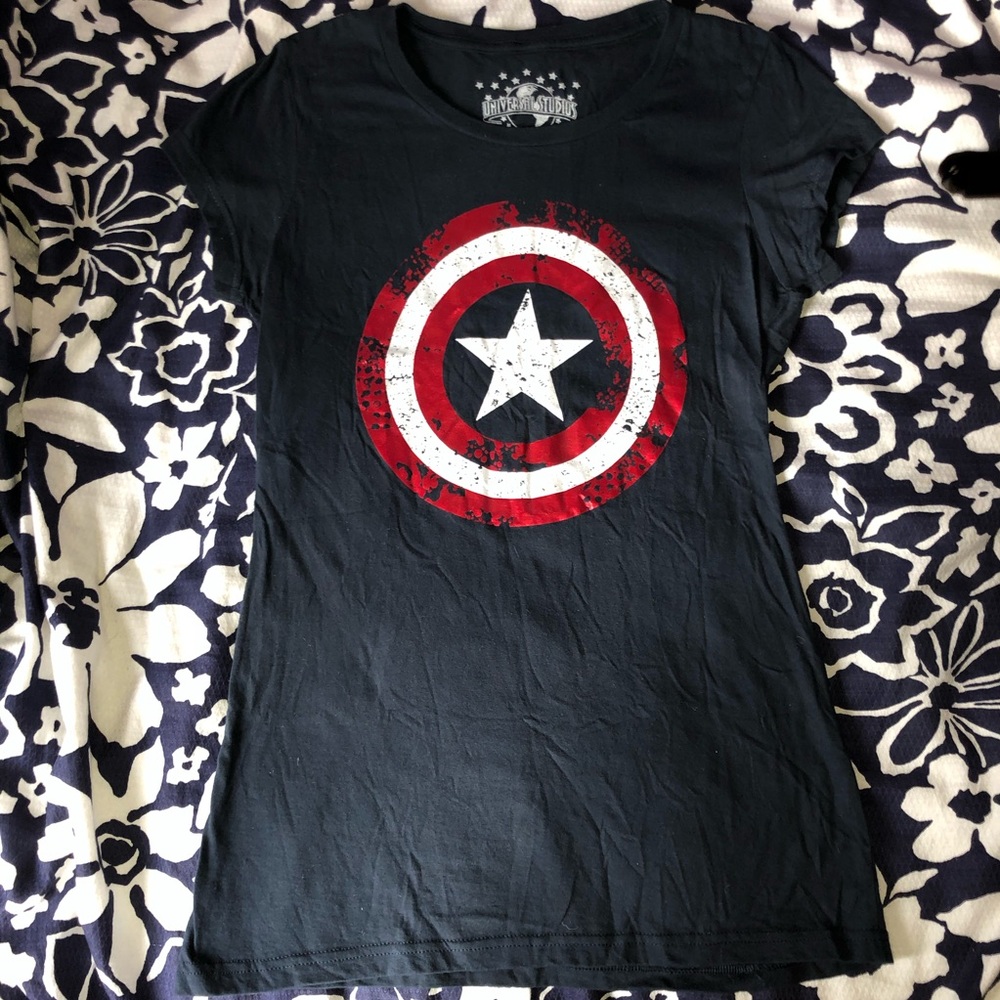 Captain America Shield T-Shirt New without Tags